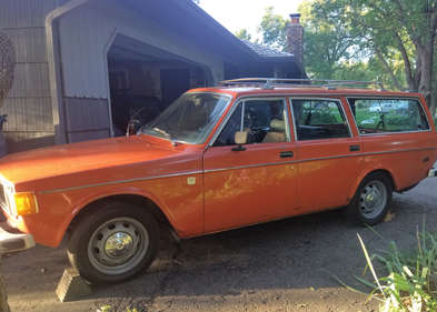 1973 Volvo 145 wagon orange
